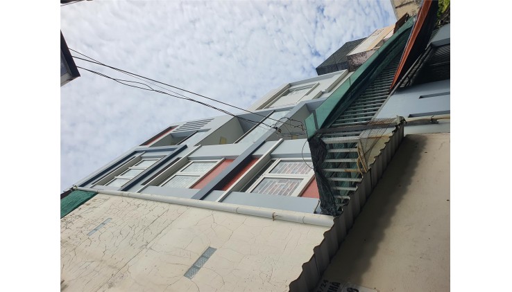 Bán nhà mặt phố Q.9, 120m², 3 tầng, 12 tỷ, sổ đỏ